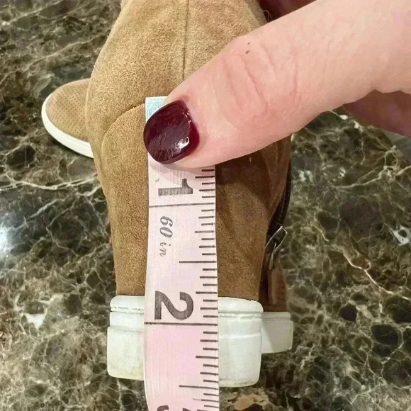 Linea Paolo - Anna - Low Heel Designer Platform Wedge Sneaker- Tan Suede SZ 7.5 - Picture 9 of 9